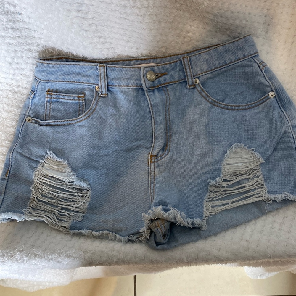 Women’s ripped jeans shorts high rise
